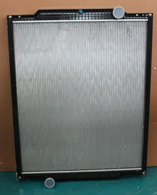 Hua Ling heavy truck water tank center cold device 130144R-010 manufacturer selling car water tank water tank radiator